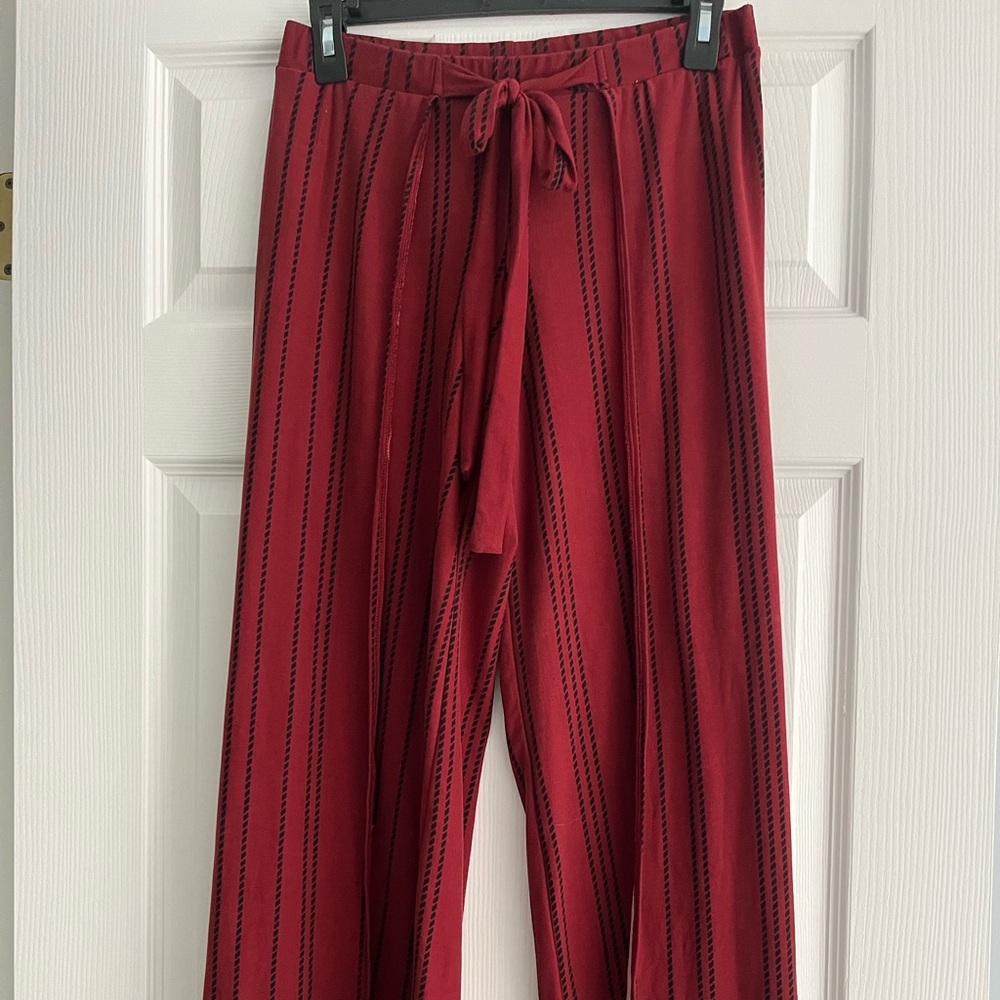 Dark red Hot Kiss flowing open leg pants